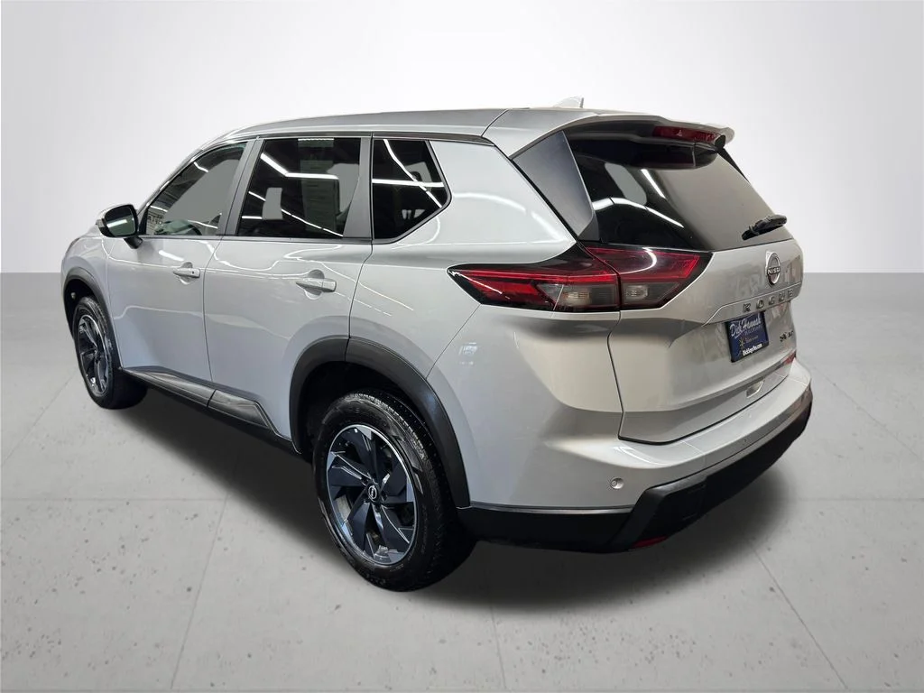 Used 2024 Silver Nissan SV image 4