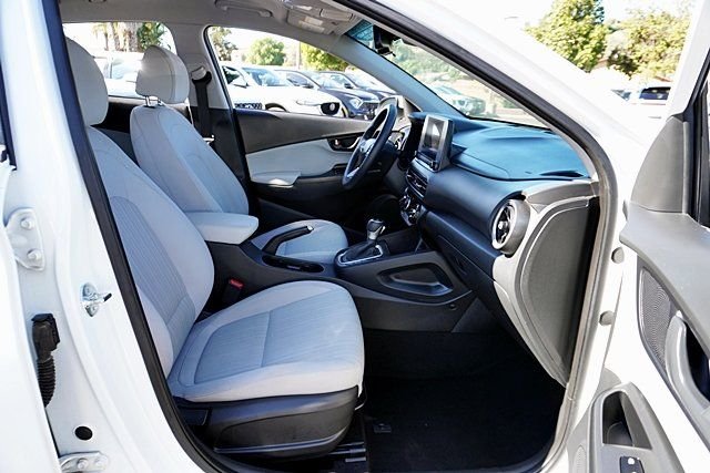 Used 2023 White Hyundai SEL image 10