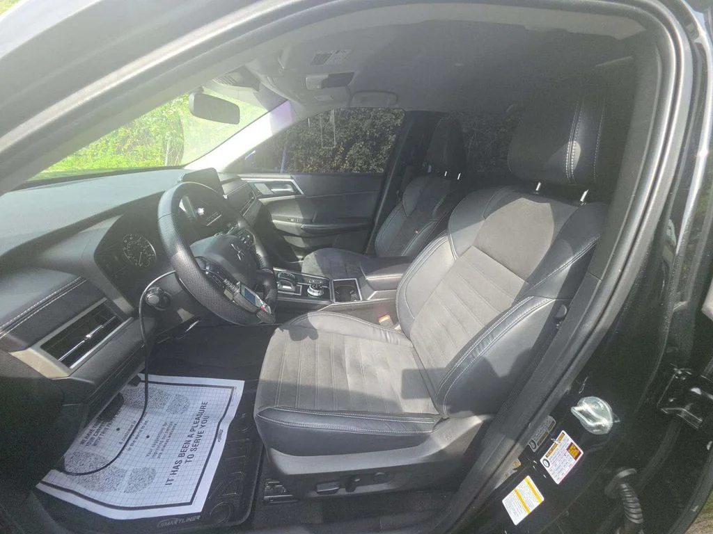 Used 2023 Black Mitsubishi SE image 2
