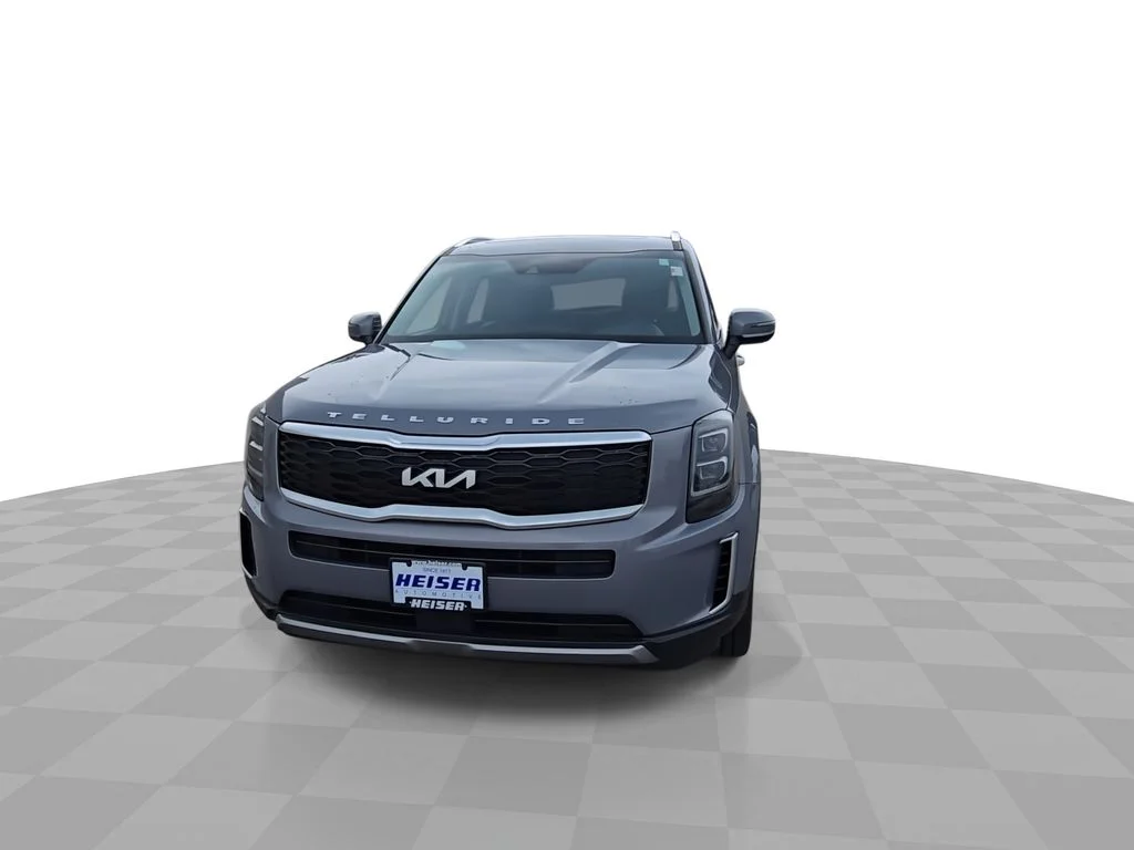 Used 2022 Silver Kia EX image 3