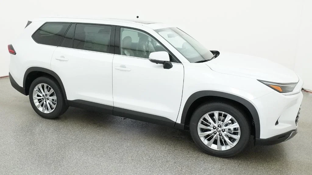 New 2026 Wind Chill Pearl Toyota Platinum image 11