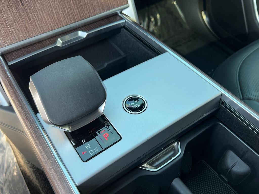 Used 2025 Gold Land Rover SE image 22