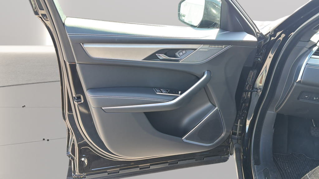 New 2026 Santorini Black Jaguar P250 R-Dynamic S image 19