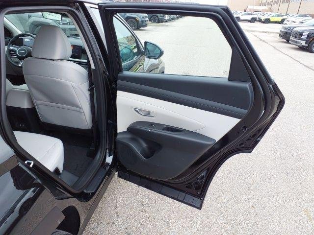 New 2026 Phantom Black Hyundai SE image 30