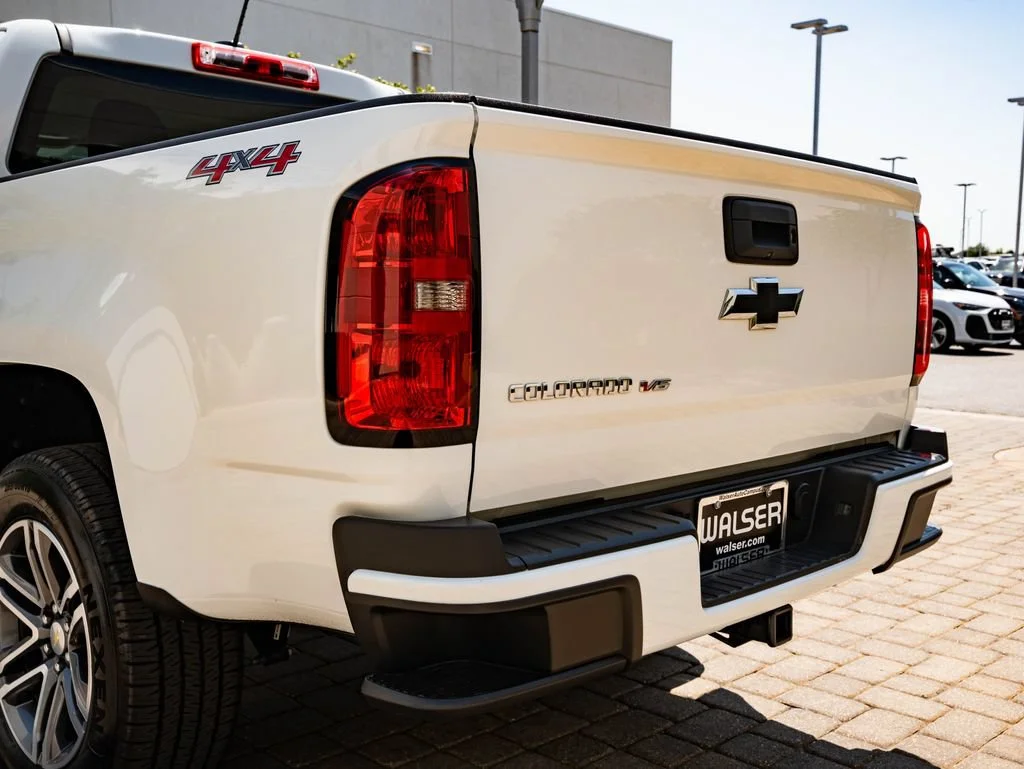 Used 2020 Summit White Chevrolet Work Truck image 18