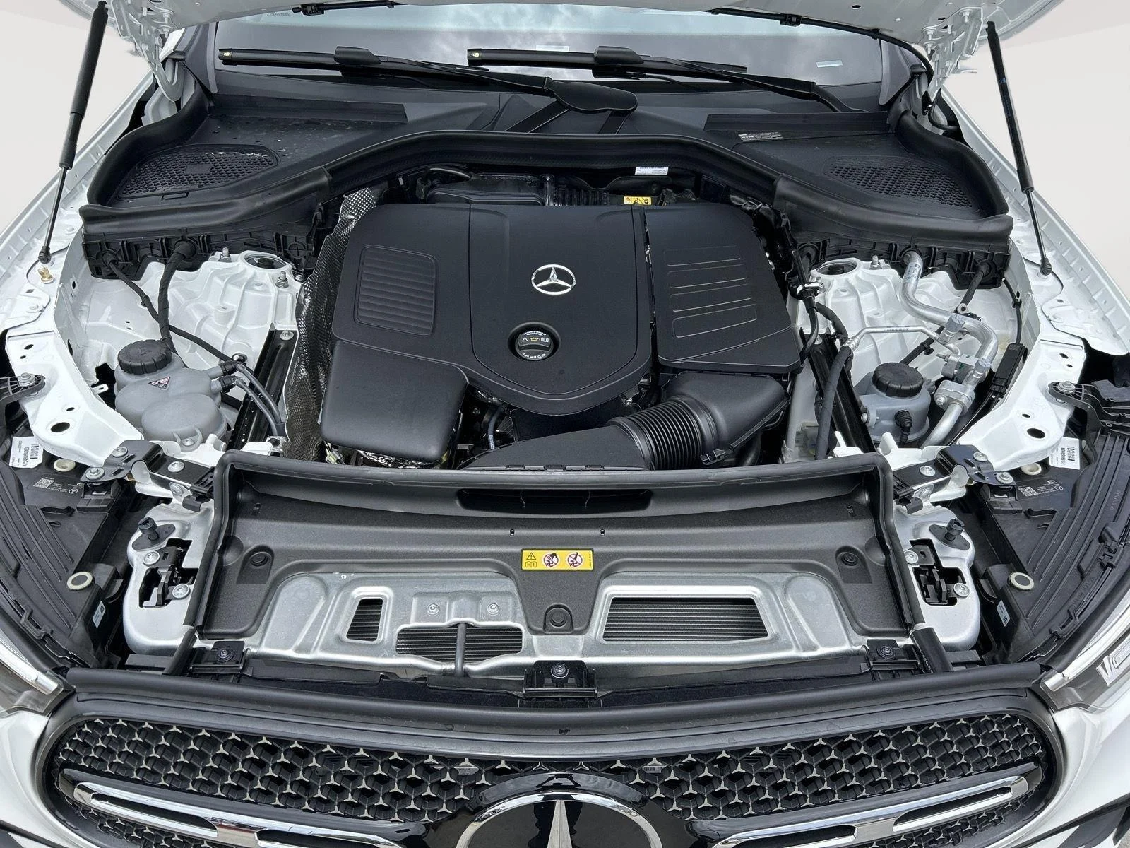 New 2026 Polar White Mercedes-Benz GLC 300 image 27