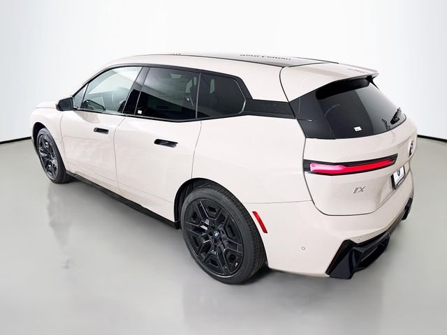 Used 2026 Gray Metallic BMW xDrive60 image 5