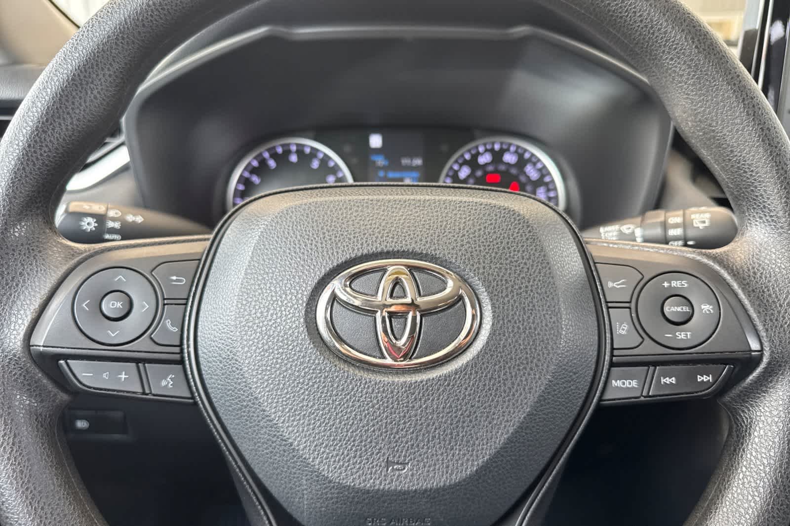 Used 2022 Silver Sky Metallic Toyota XLE image 24
