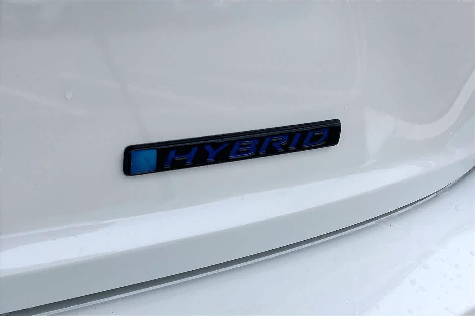 Used 2026 Platinum White Pearl Honda Sport image 10
