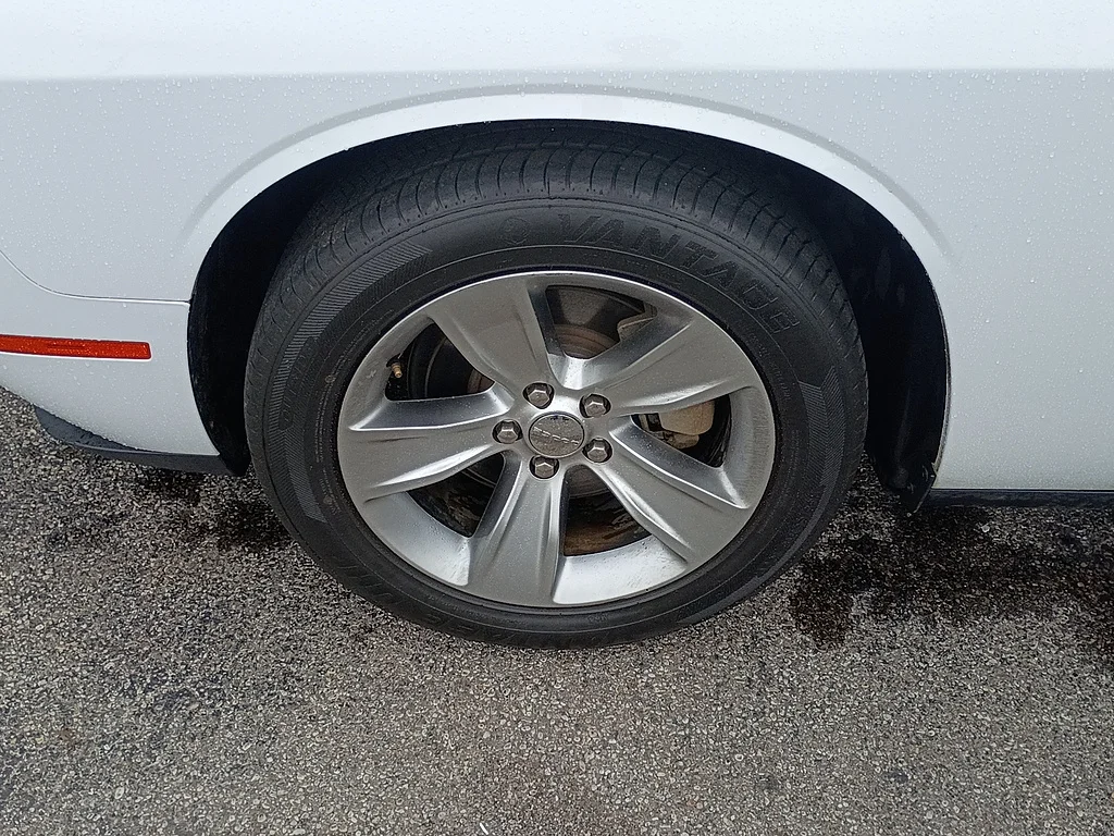 Used 2022 White Knuckle Clear Coat Dodge SXT image 10