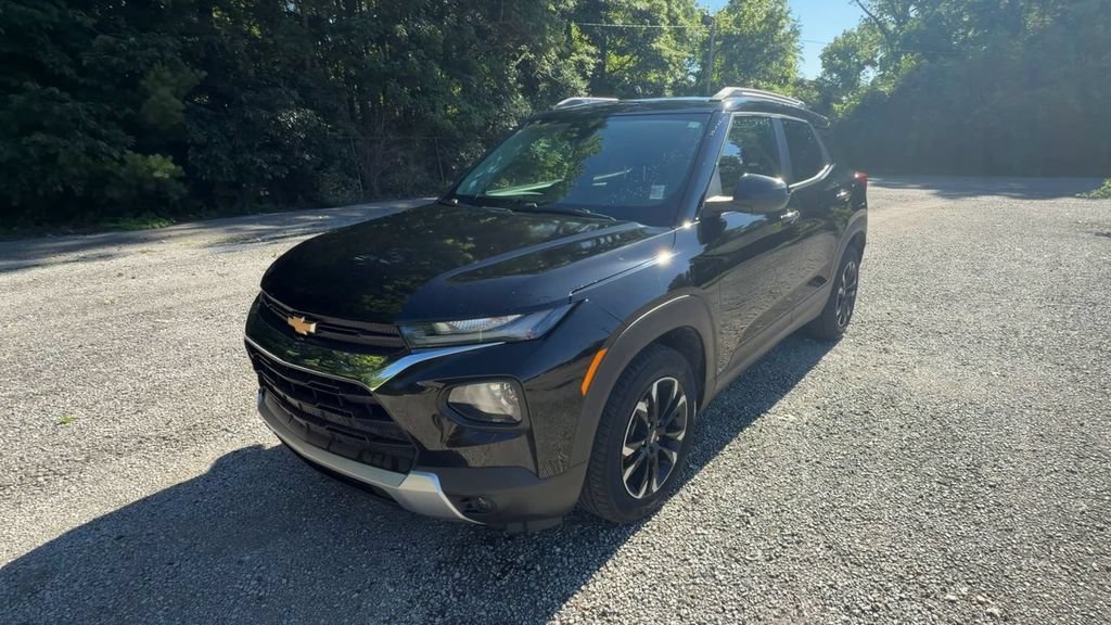 Used 2021 MOSAIC BLACK METALLIC Chevrolet LT image 4