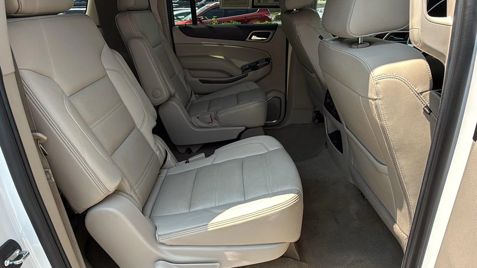 Used 2019 White Frost Tricoat GMC Denali image 34