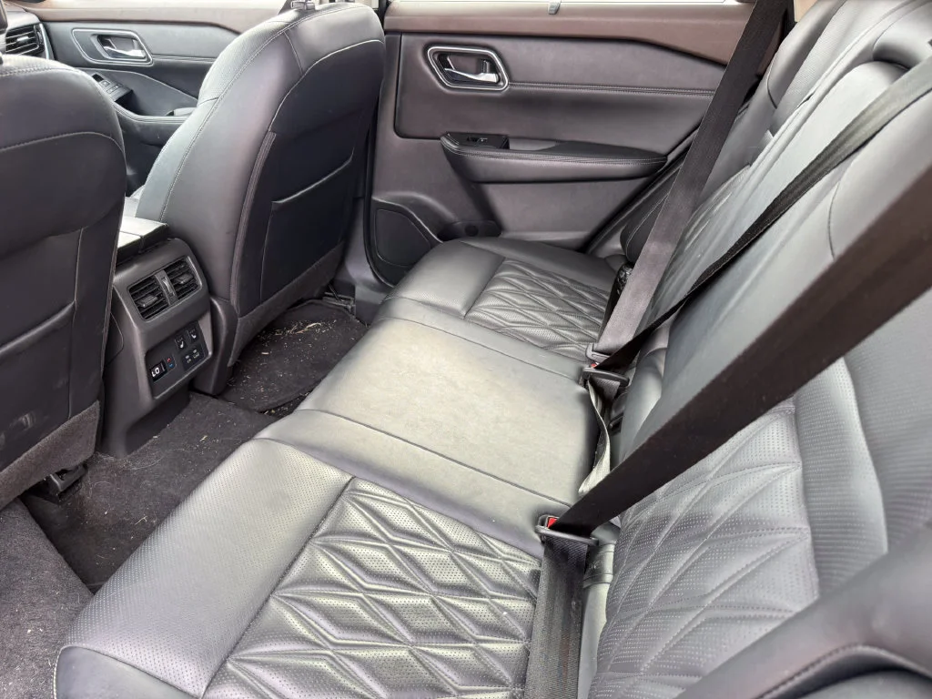 Used 2022 Boulder Gray Nissan Platinum image 17