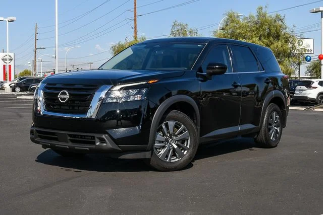 2025 Nissan Pathfinder S