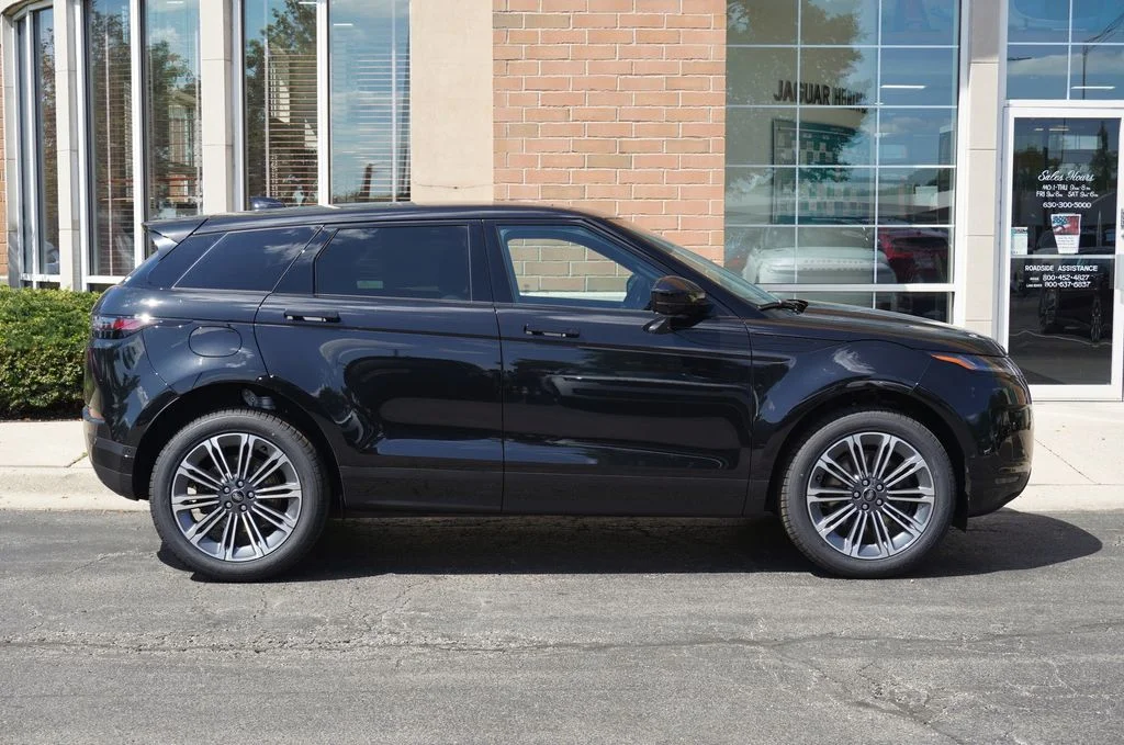 New 2026 Santorini Black Land Rover S image 7