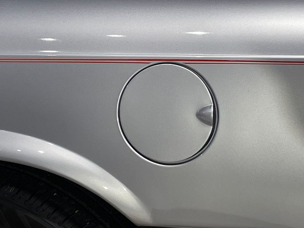 Used 1991  Buick Custom image 17