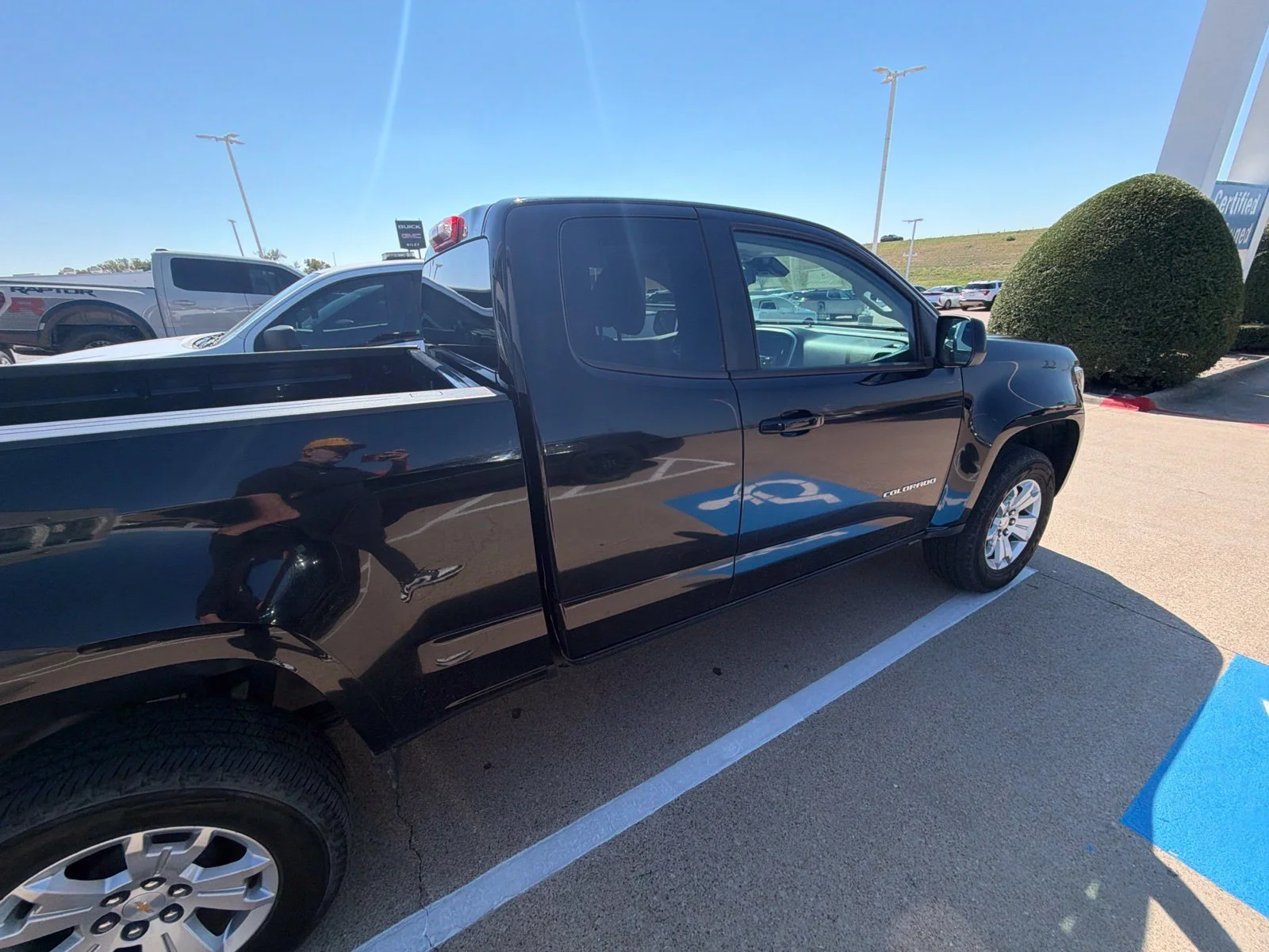 Used 2022 BLACK Chevrolet 2WD LT image 17