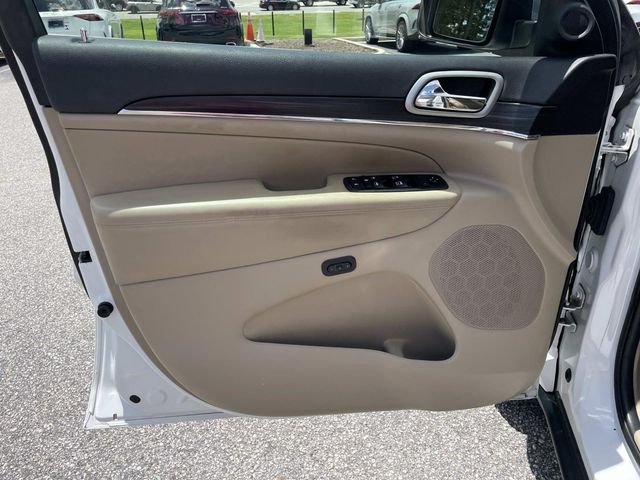 Used 2019 White Jeep Limited image 17
