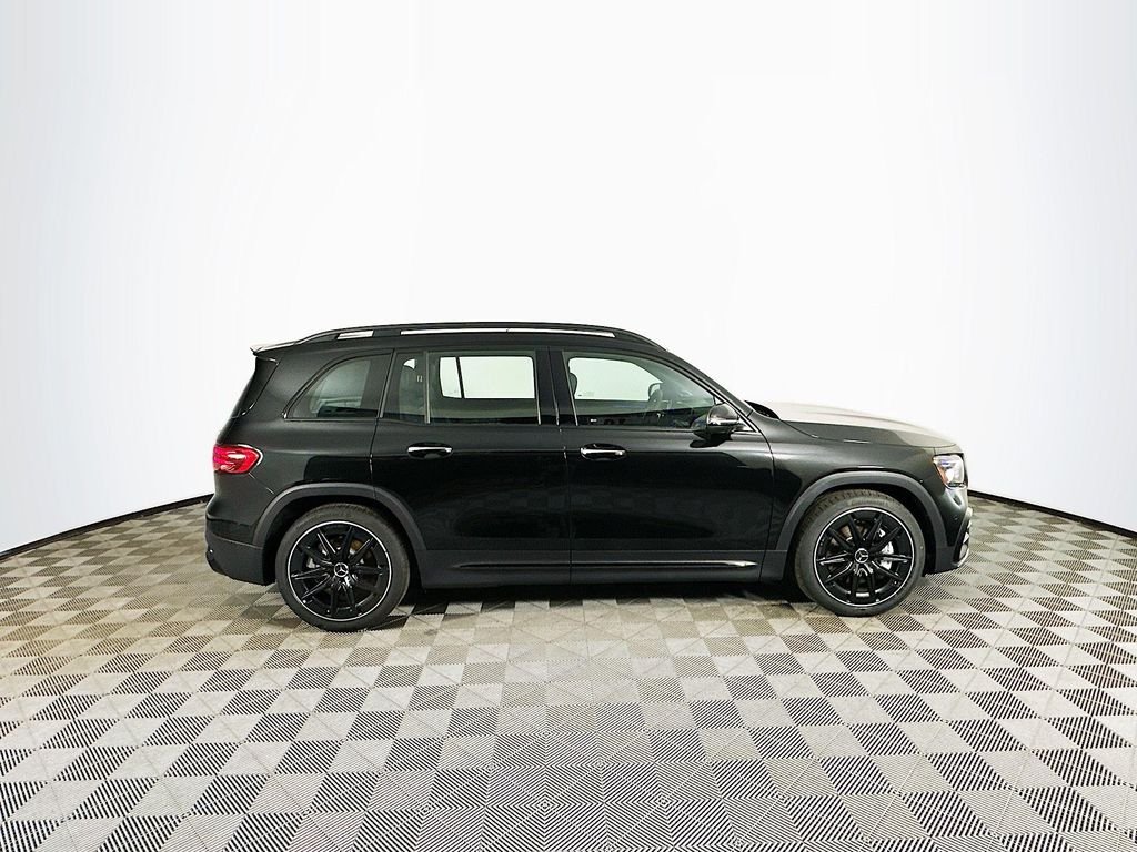 2026 Mercedes-Benz GLB AMG GLB 35 - Photo 7