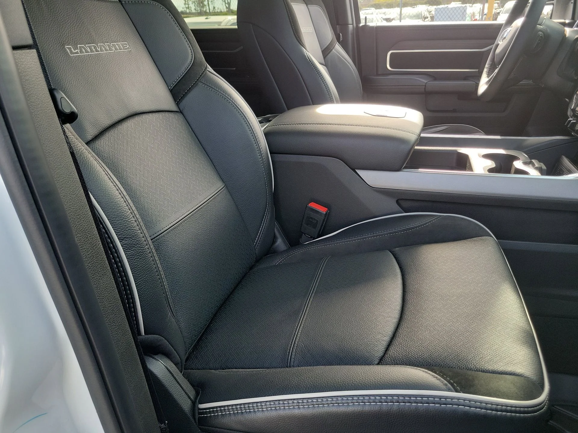 Used 2025 White Ram Laramie image 26