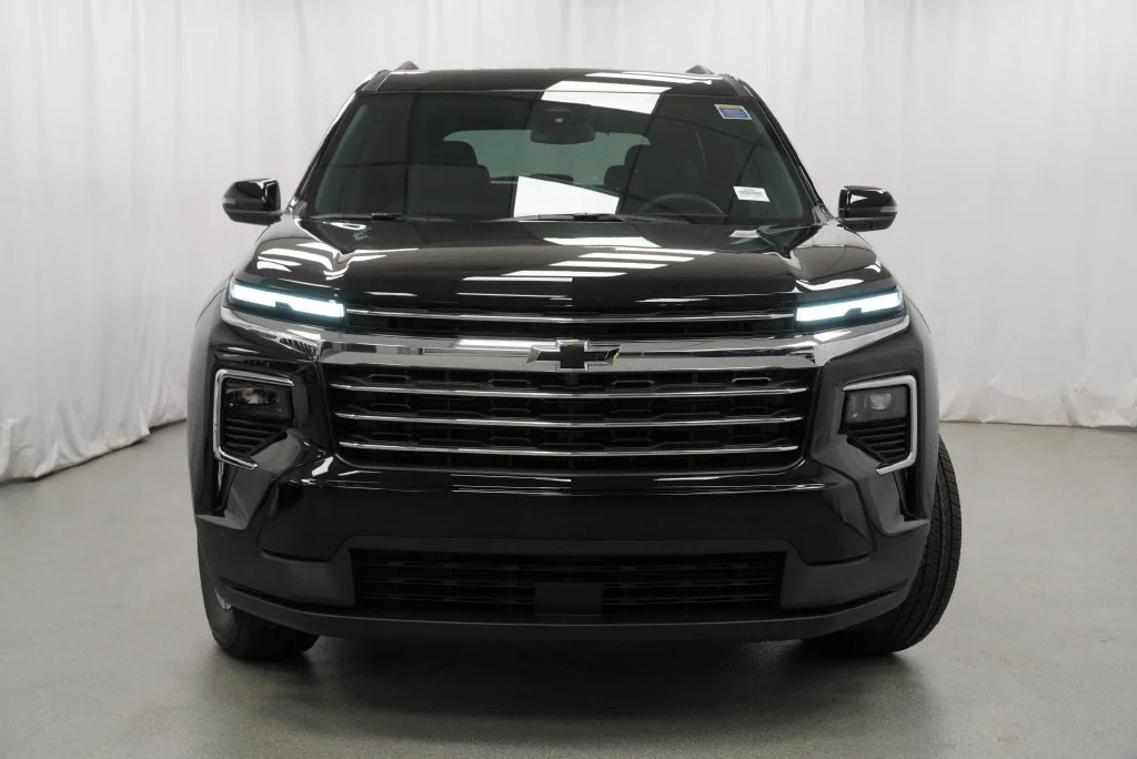 New 2027 Mosaic Black Metallic Chevrolet LT image 33