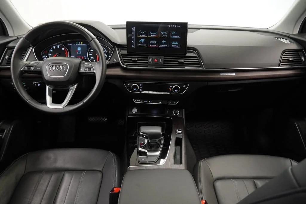 Used 2023 White Audi Premium 40 TFSI quattro S tronic image 7