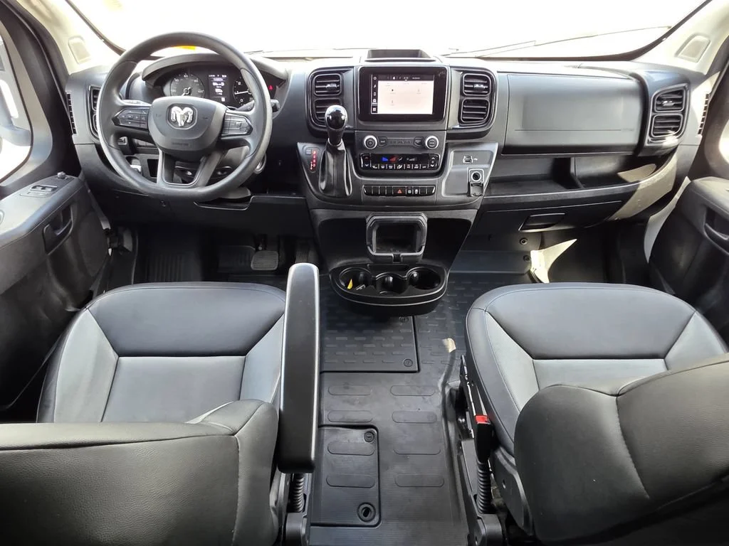 Used 2023 White Ram  image 13