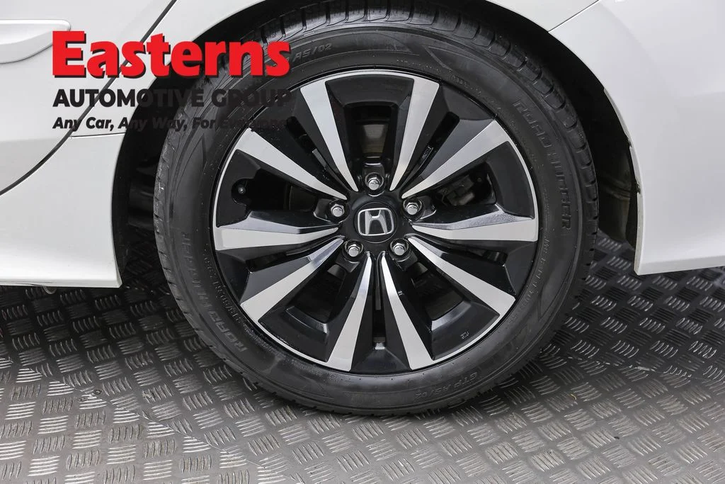 Used 2024 White Honda EX image 8