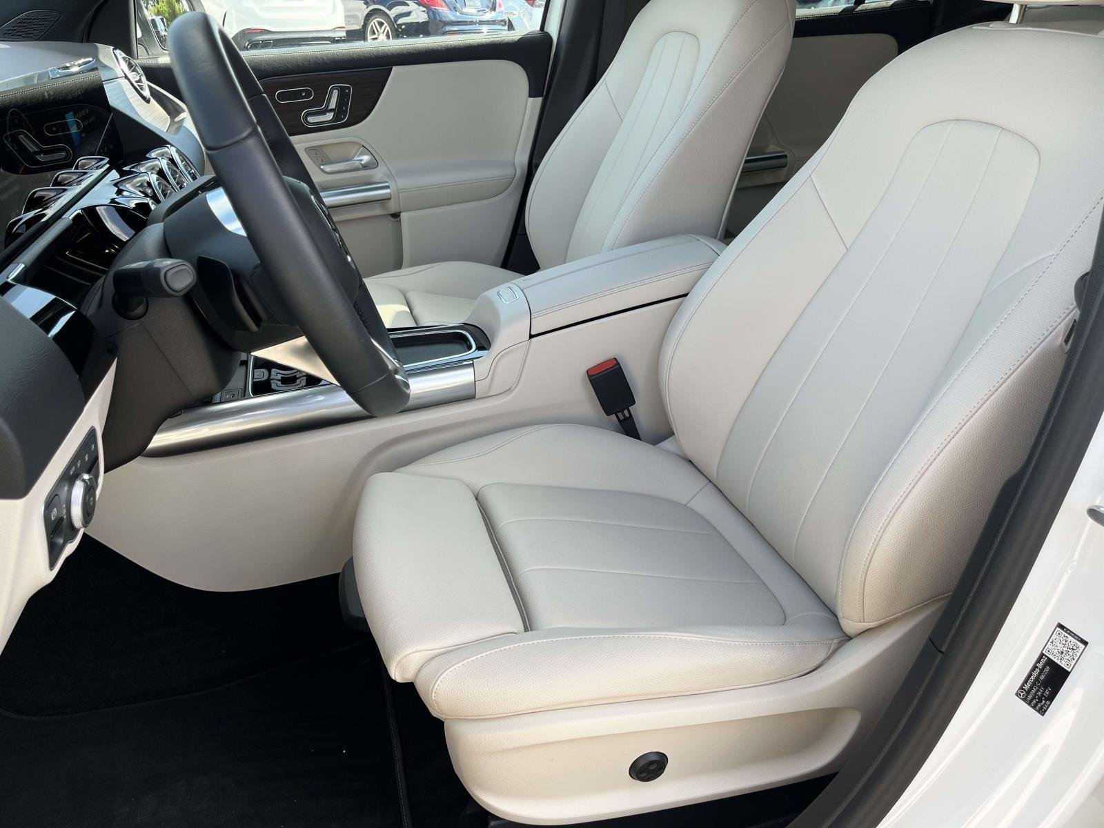 Used 2026 Polar White Mercedes-Benz GLA 250 image 22