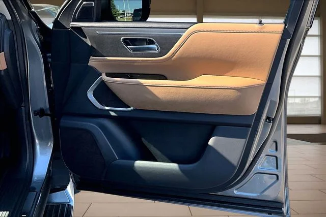 New 2027 Silver INFINITI LUXE image 23