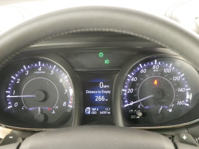 Used 2015 Sizzling Crimson Mica Toyota Limited image 21