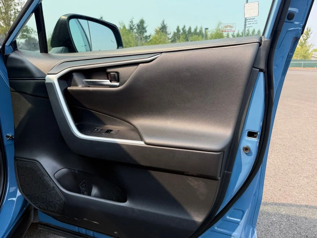 Used 2022 Midnight Black Metallic Toyota XSE image 25