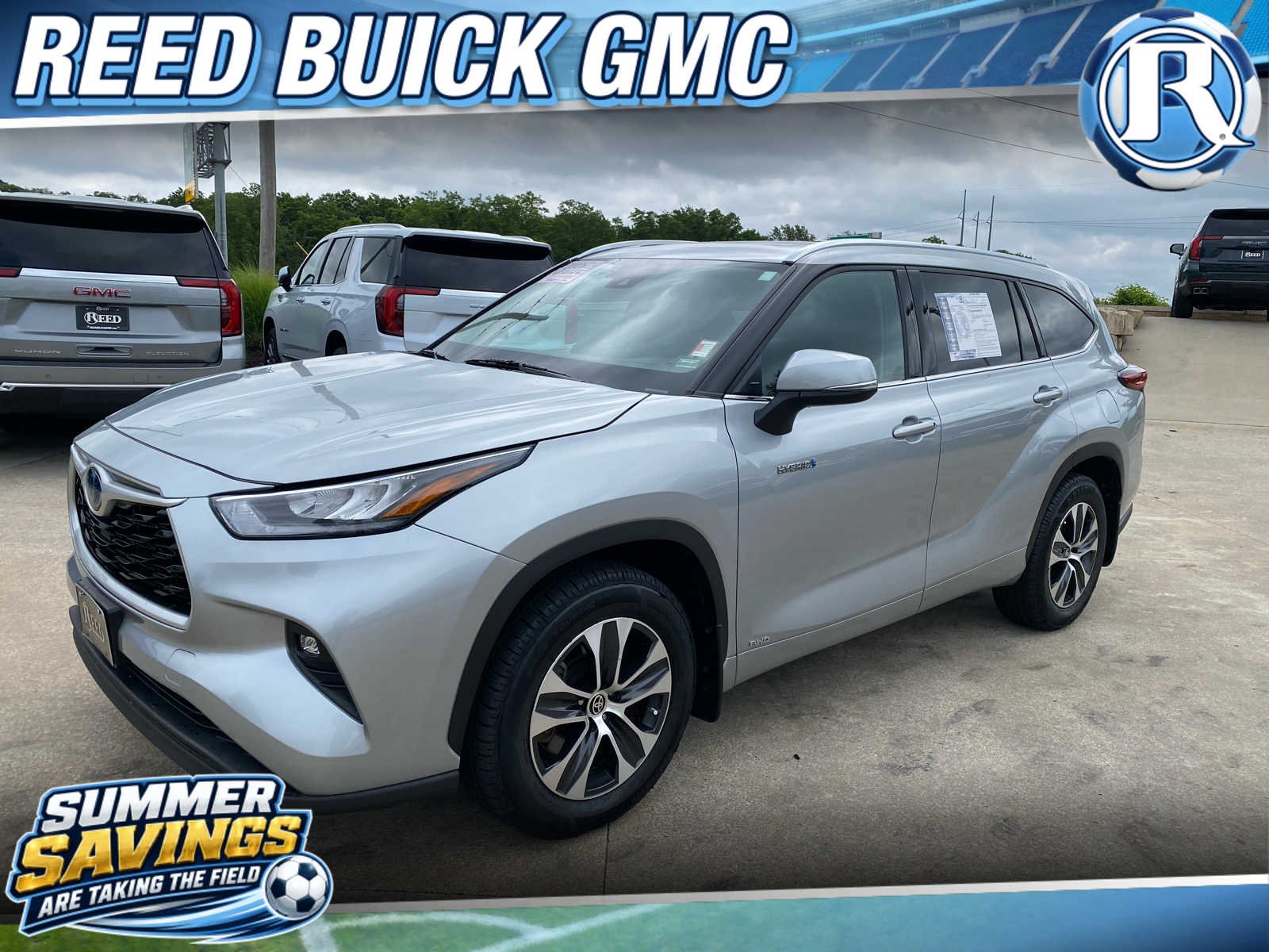 Used 2020  Toyota Hybrid XLE image 1