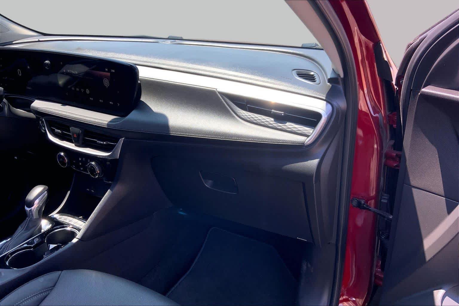 Used 2024  Buick Sport Touring image 19