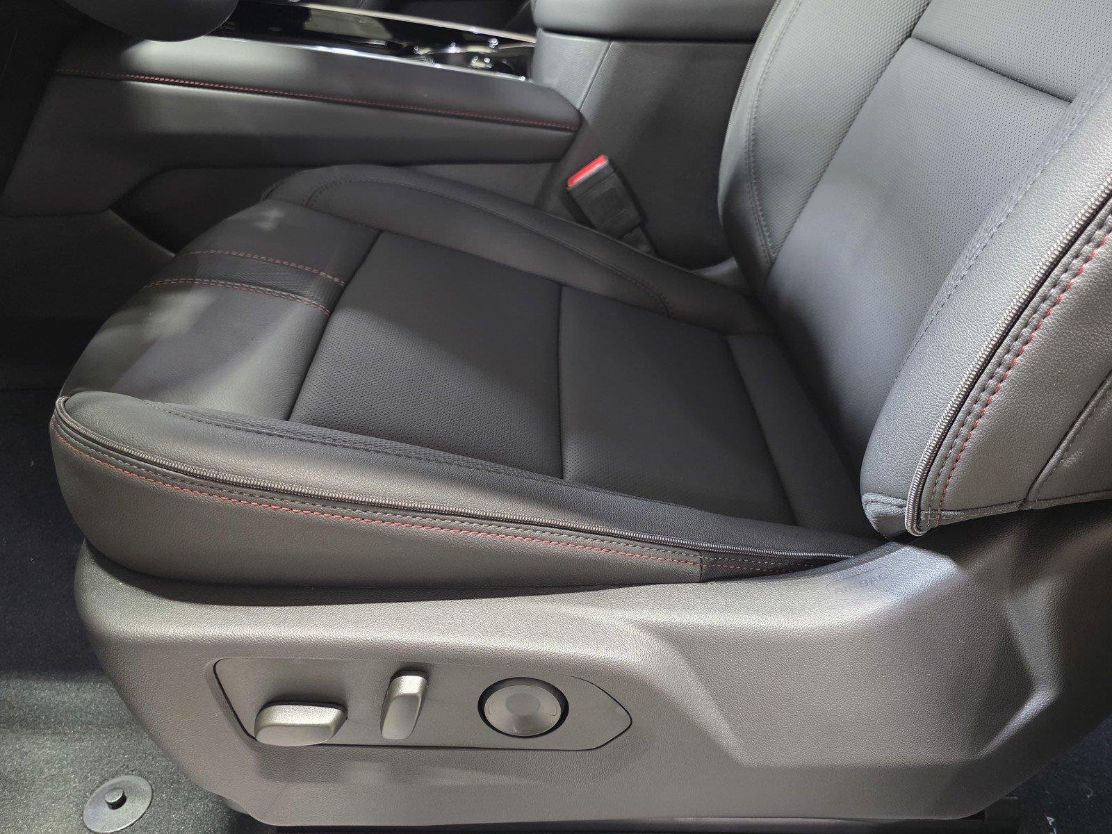 2027 Chevrolet Suburban RST - Photo 27