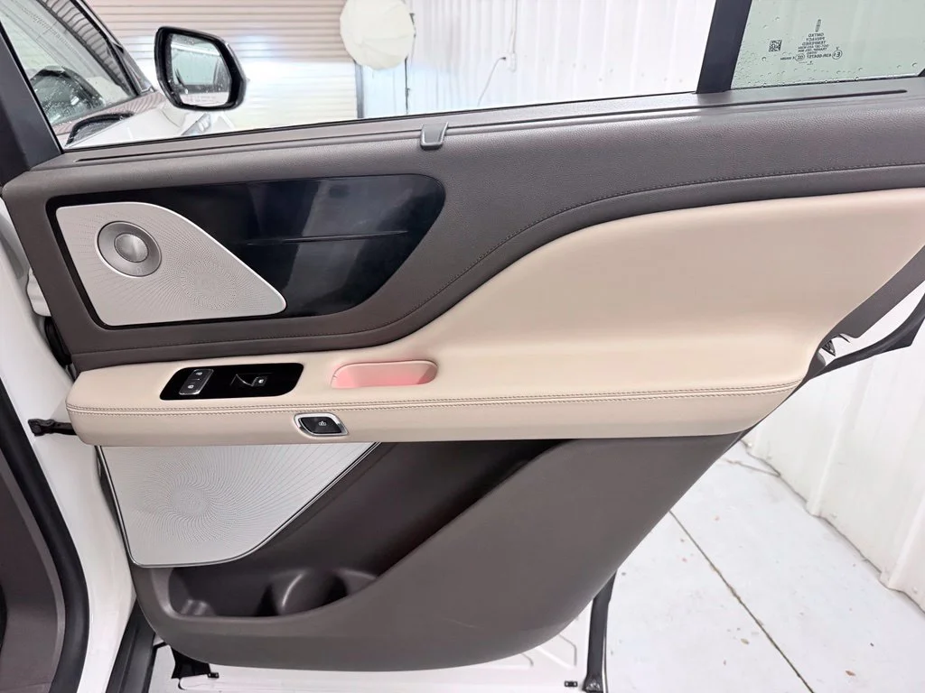 Used 2020 White Lincoln Reserve image 44