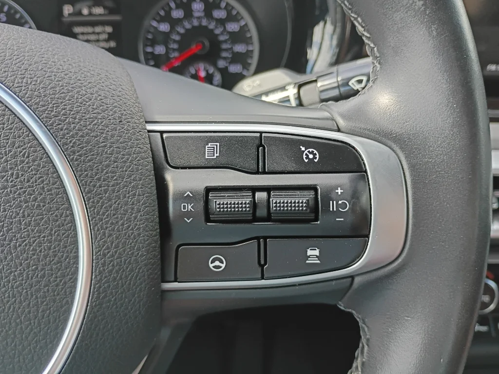 Used 2021 Wolf Gray Kia GT-Line image 28