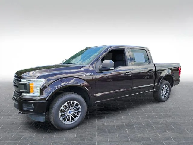 Used 2020 Red Ford XLT image 3