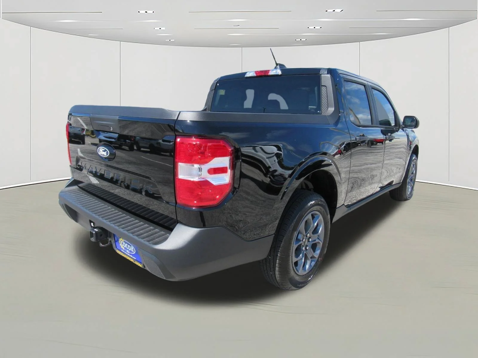 New 2026 Shadow Black Ford XLT image 7