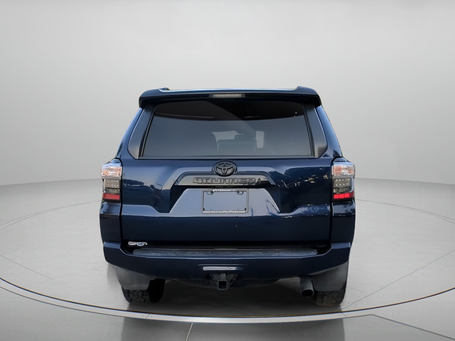 Used 2020 Nautical Blue Metallic Toyota Venture image 24