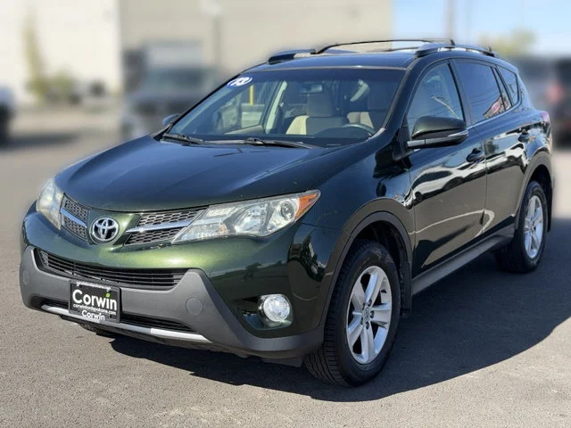 Used 2013 Spruce Mica Toyota XLE image 5