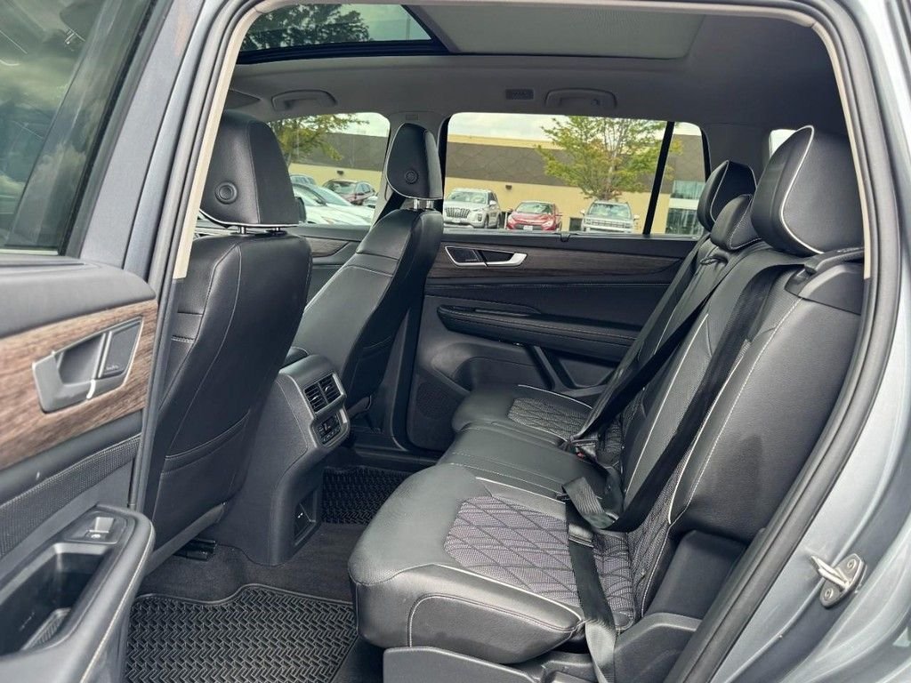 Used 2024 Gray Volkswagen 2.0T SEL Premium R-Line image 10