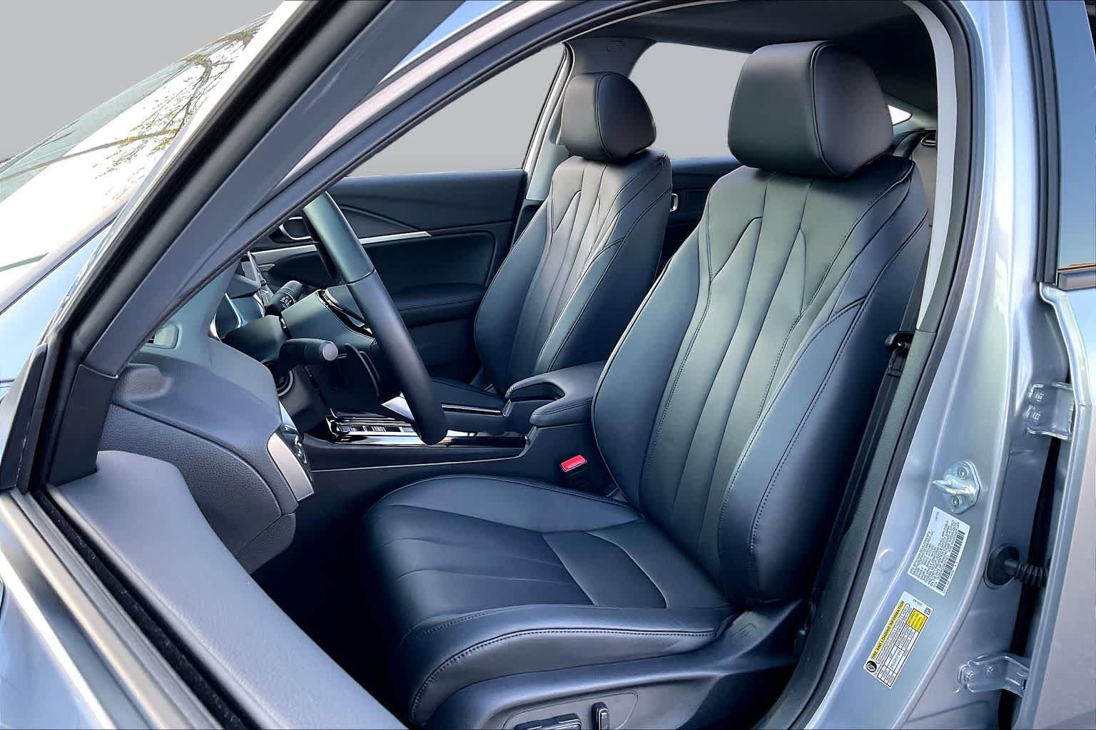 Certified Used 2025 Lunar Silver Metallic Acura  image 8