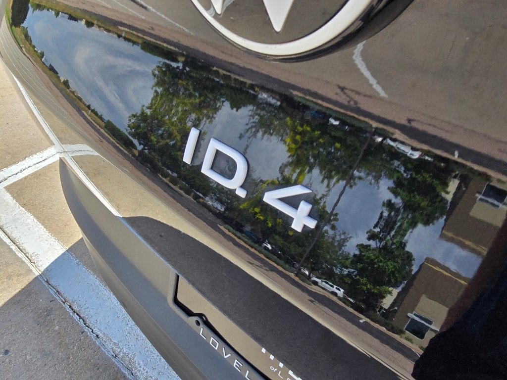 Used 2024 Deep Black Pearl Volkswagen Standard image 10