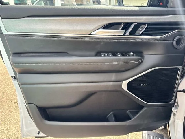 New 2026 White Jeep Limited Altitude image 20
