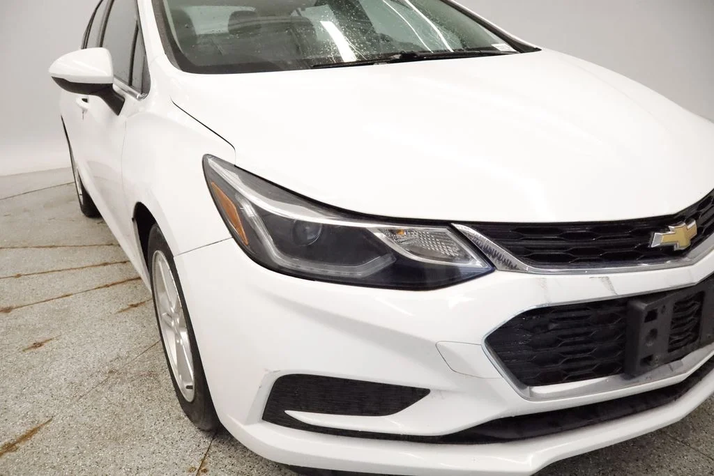 Used 2016 White Chevrolet LT image 4