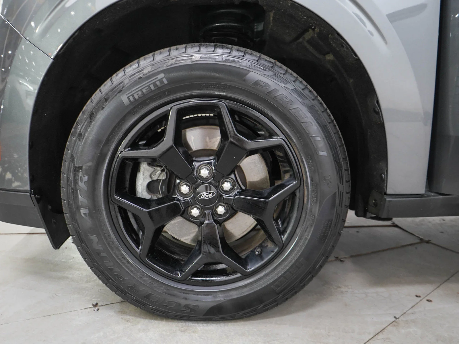 Used 2022 Gray Metallic Ford Lariat image 30