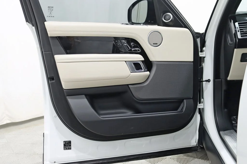 Used 2021 White Land Rover Westminster image 31
