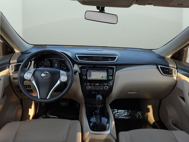 Used 2016 Pearl White Nissan SL image 2