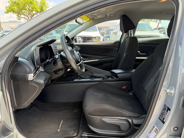 Used 2022 Gray Hyundai SEL image 9